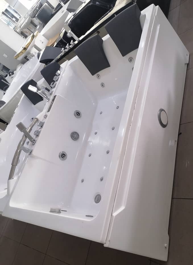 White rectangular Couple Massage Jacuzzi bathtub