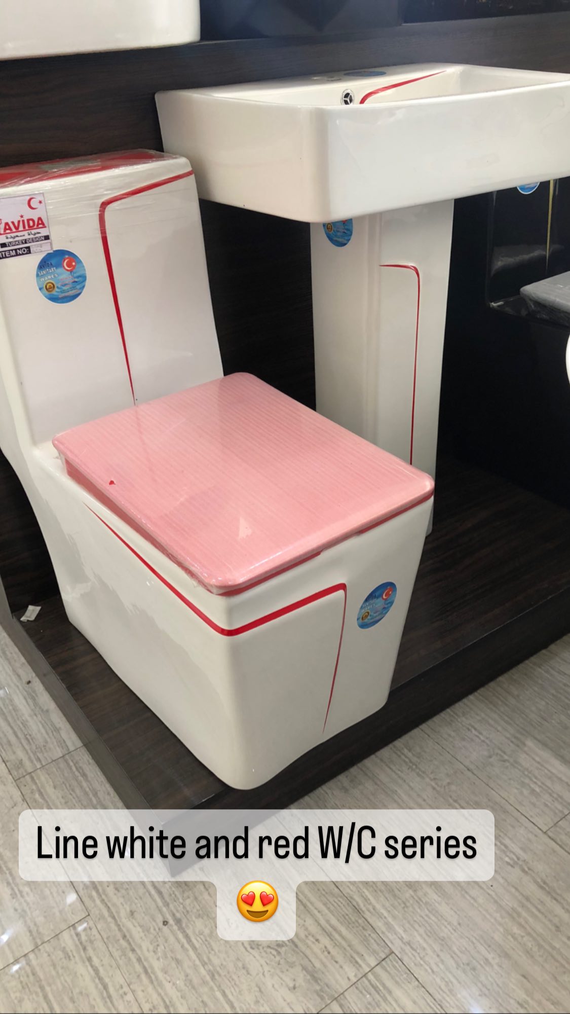 White & Red Rockford Wc Set